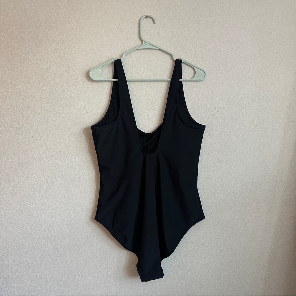 NWT Old Navy One Piece Black Swimsuit/Bathing Suit California Design | Size XL - Picture 3 of 5